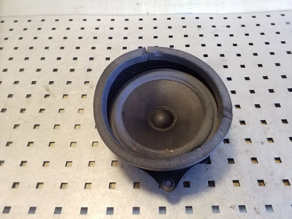 Rear door speaker 65138379094