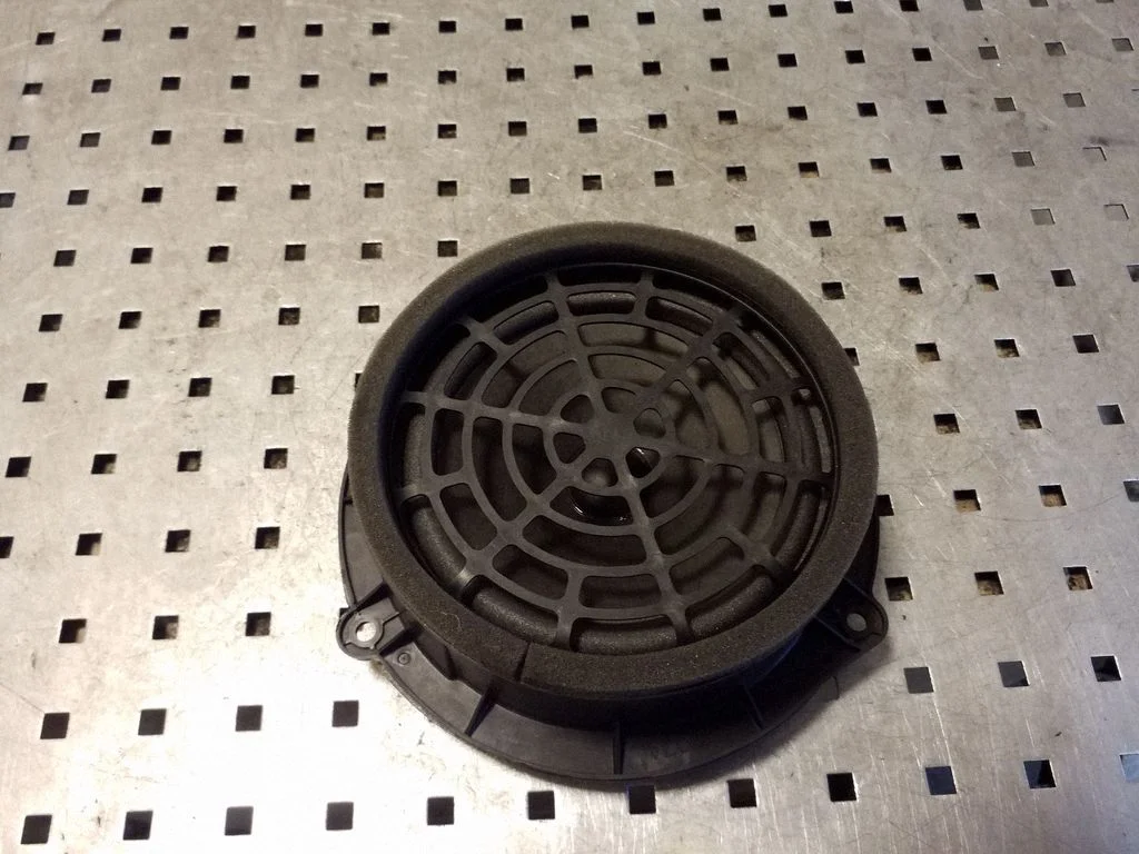 Rear door speaker 4G1035411