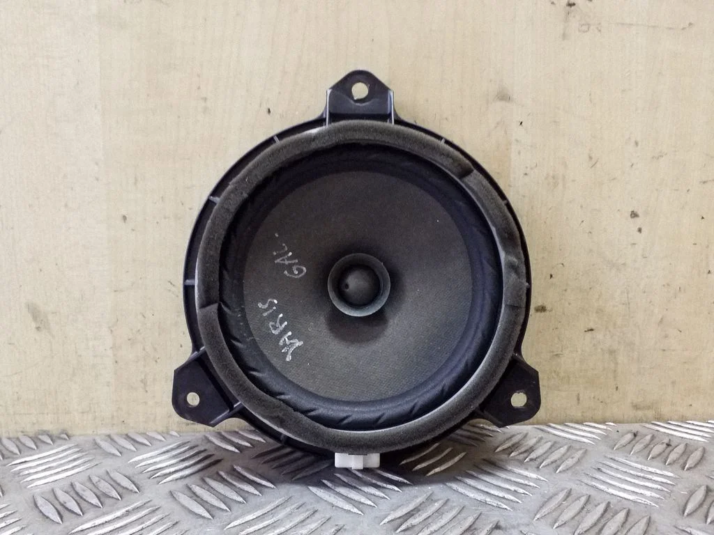 Rear door speaker – Toyota Yaris (2006-2011)