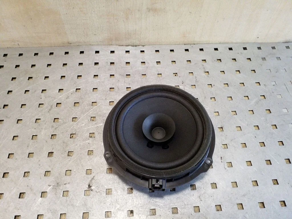 Tagaukse kõlar(id) AA6T18808CA