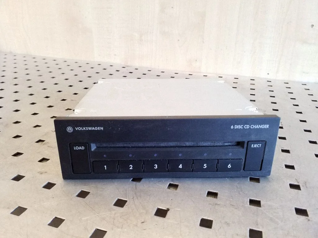CD/DVD changer 1K0035110A