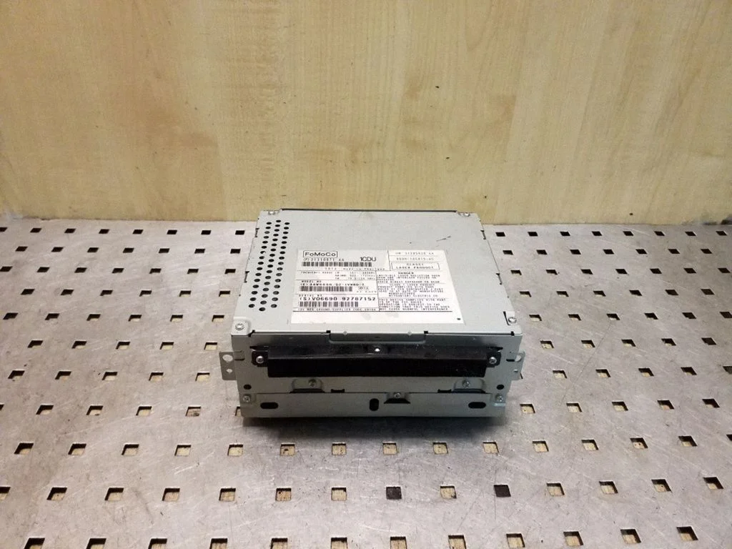CD/DVD changer 31310071AA