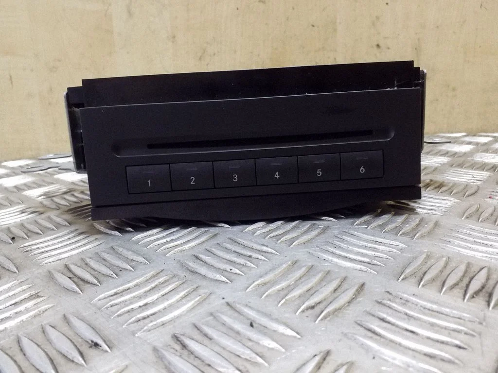 CD/DVD-vahetaja – Mercedes-Benz ML-klass W164 (2005-2011)
