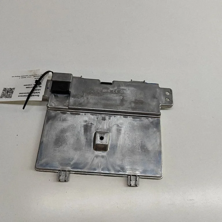 Wireless charging module – Tesla Model Y (2020-)