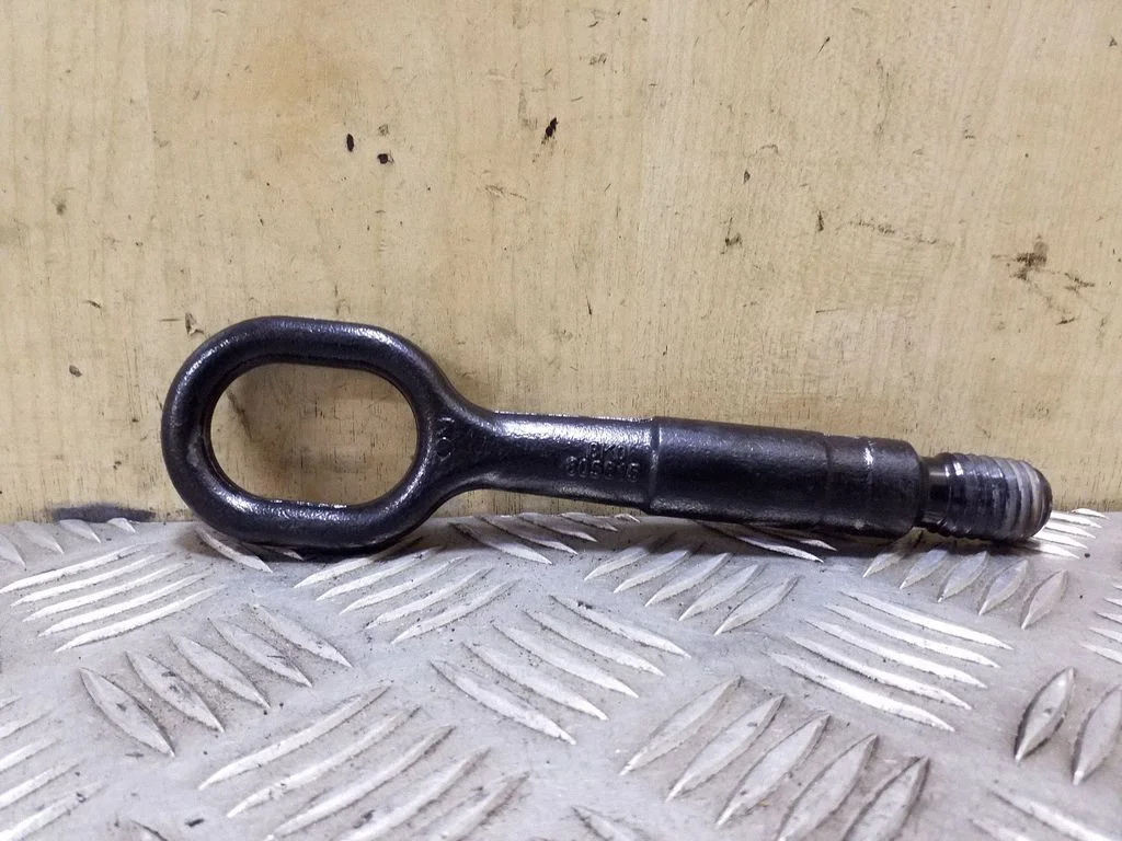Towing hook eye 8K0805615
