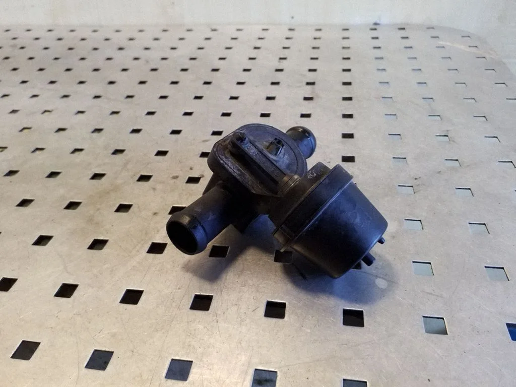 Coolant heater control valve 701819809G