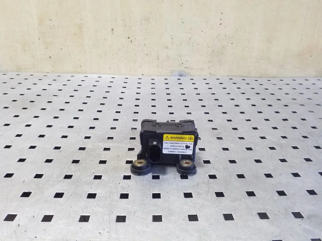 ESP (stabilitātes sistēmas) sensors (paātrinājuma sensors) 6G9N14B296AC
