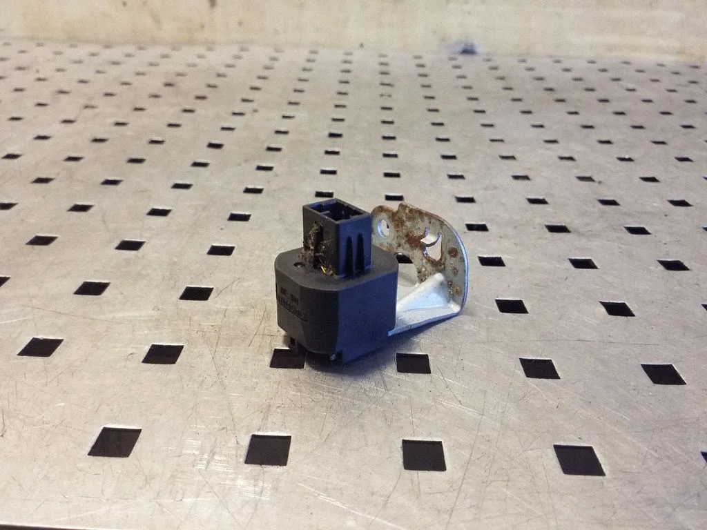 ESP acceleration yaw rate sensor 27540AG06