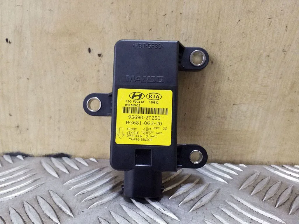 ESP acceleration yaw rate sensor 956902T250