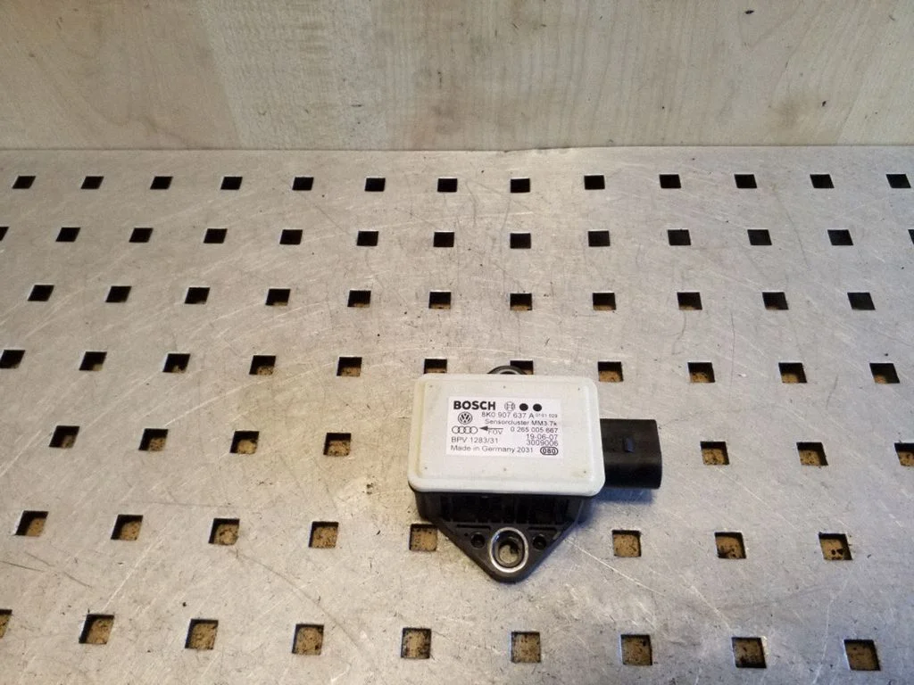 ESP (stabilitātes sistēmas) sensors (paātrinājuma sensors) – Audi A5 8T 8F (2007-2016)