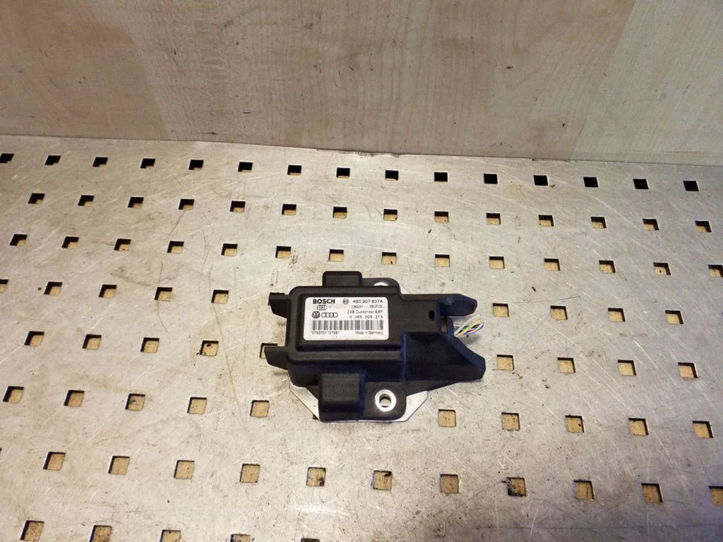 ESP (stabilitātes sistēmas) sensors (paātrinājuma sensors) 4B0907637A