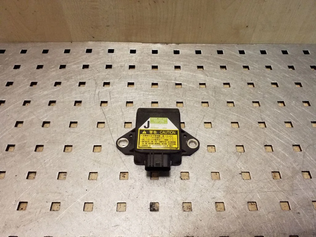 ESP acceleration yaw rate sensor – Toyota RAV 4 (XA30) (2006-2016)