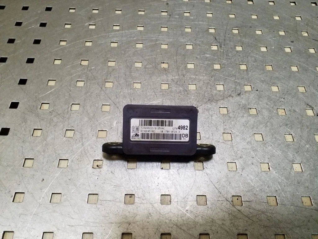 ESP (stabilitātes sistēmas) sensors (paātrinājuma sensors) – Opel Insignia A (2008-2017)