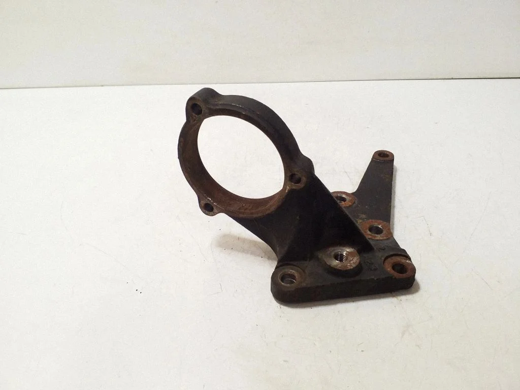 Driveshaft support bearing bracket