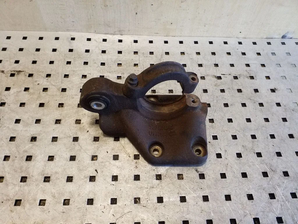 Driveshaft support bearing bracket – Volvo S80 (2007-2013)