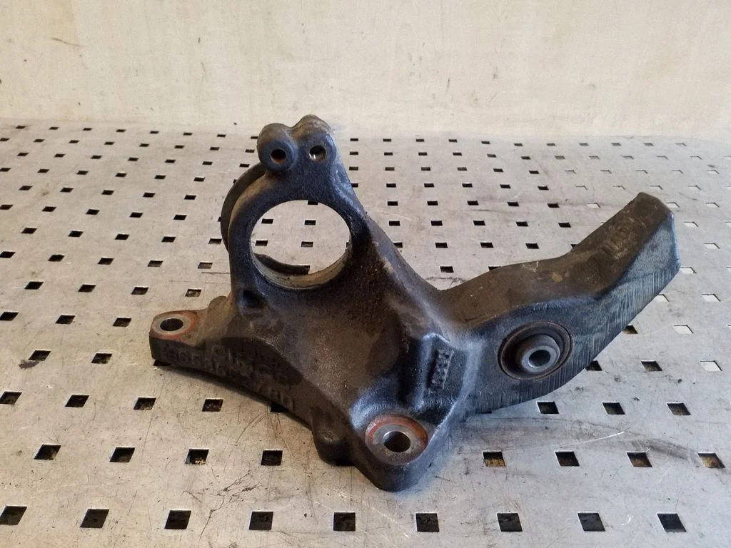 Driveshaft support bearing bracket 9653552780