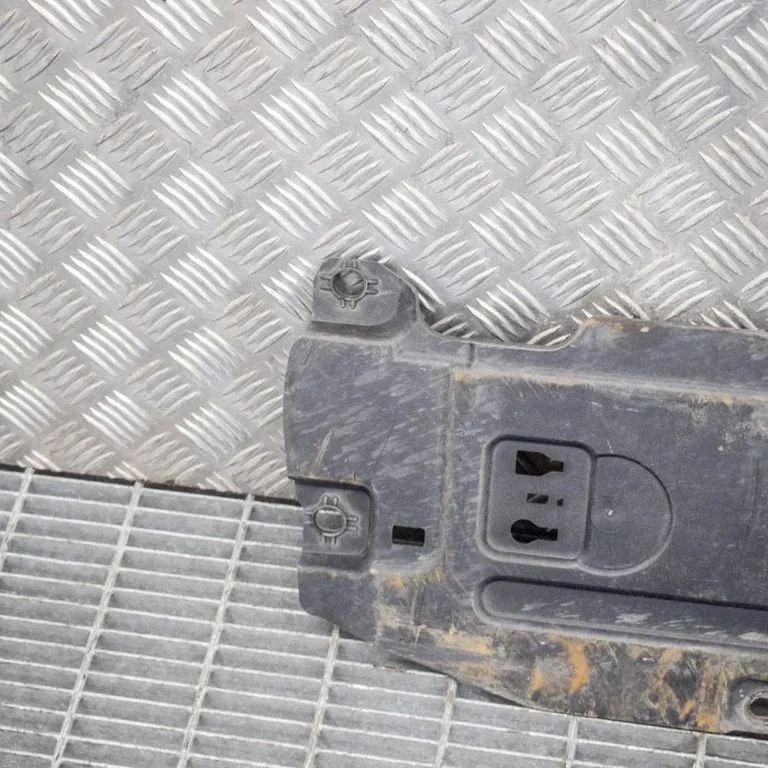Külgmine põhjakaitse – Volvo XC90 (2014-)
