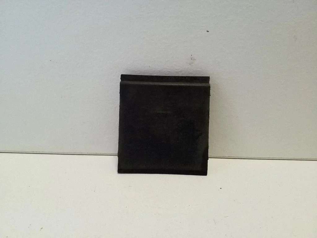 Tagavedrustuse põhjakaitse 8U0825271A