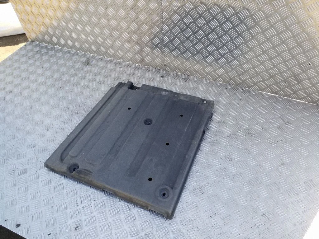 Rear underbody cover/under tray 841473Z000