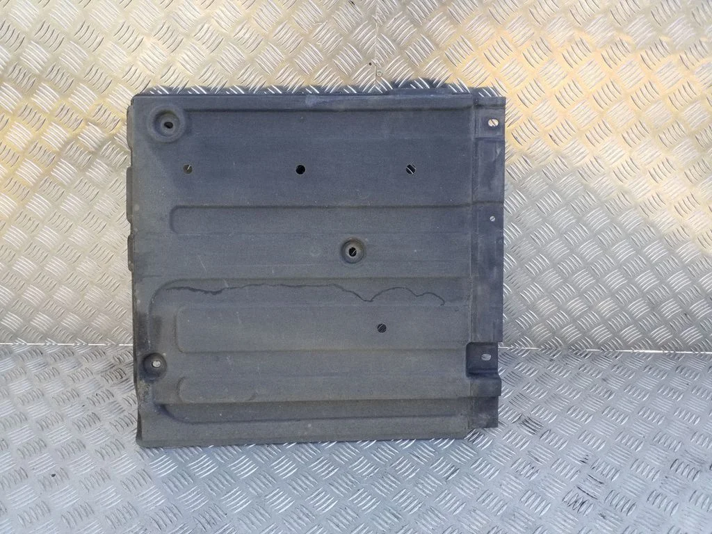 Rear underbody cover/under tray 841373Z000