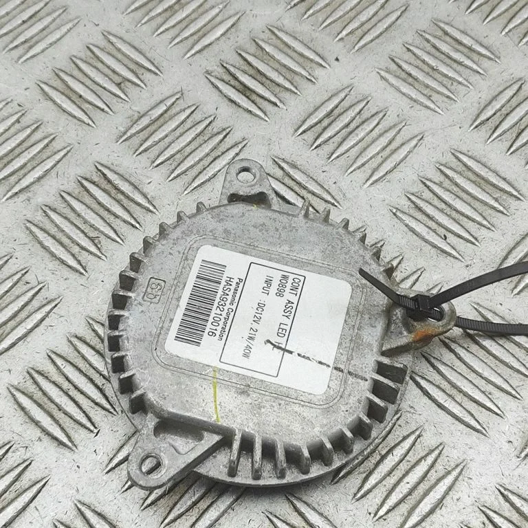 LED-tulede moodul – Nissan Navara D23 (2015-)