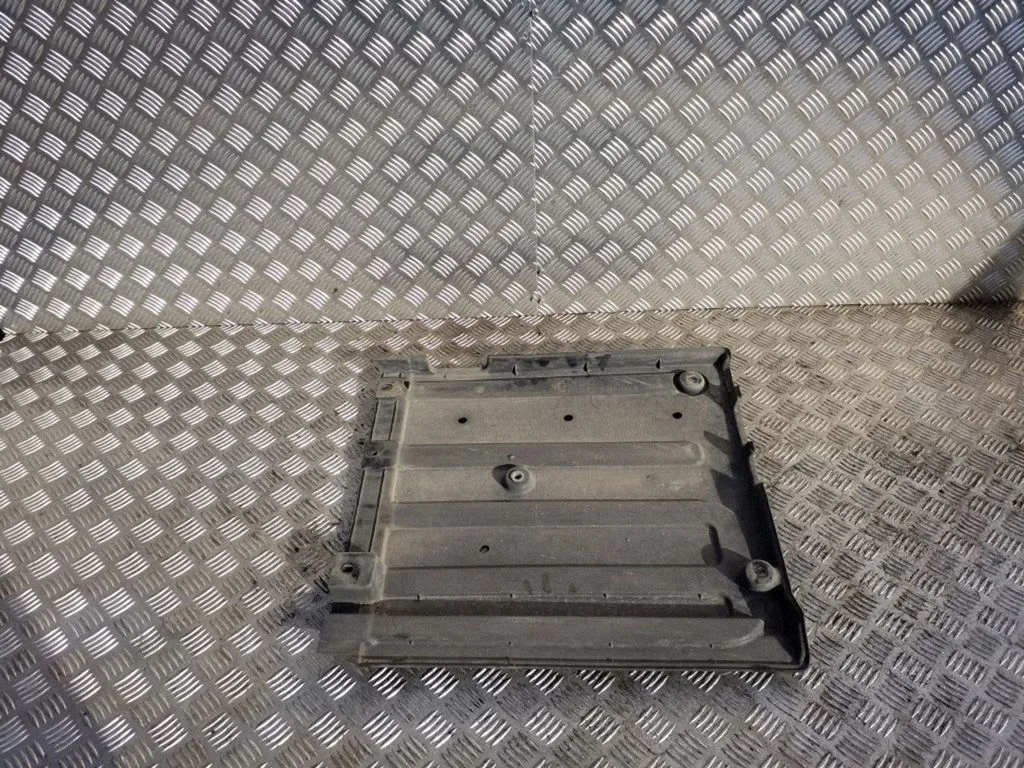 Rear underbody cover/under tray 841373Z000