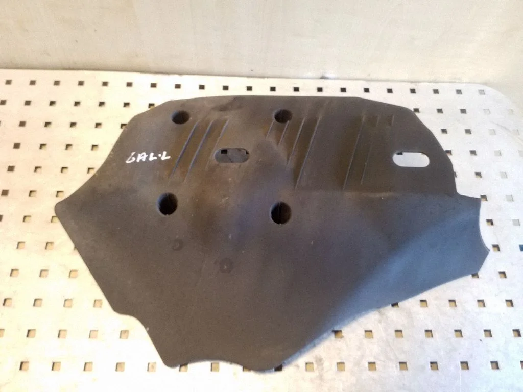Tagumise kaitseraua põhjakaitse – BMW 3-seeria F30 F35 F31 (2012-2018)