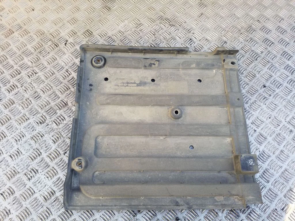Rear underbody cover/under tray 841473Z000