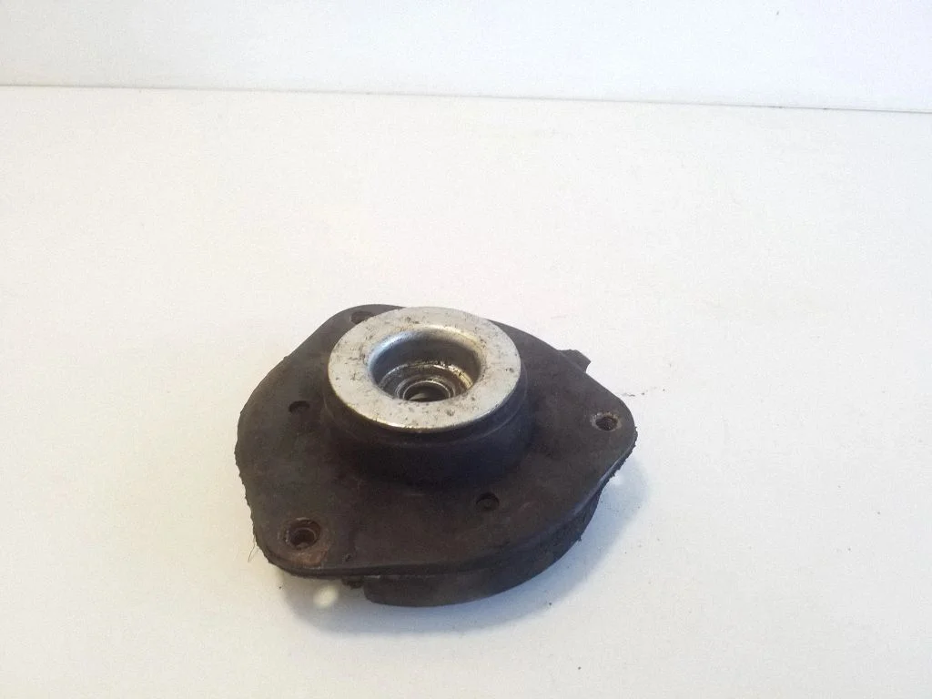 Keerdvedru ülemine tugi 1K0412331C