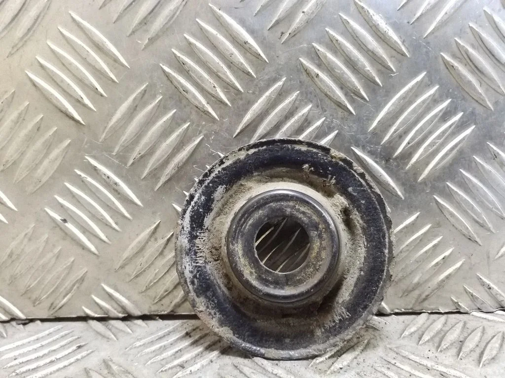 Keerdvedru ülemine tugi 357412341A