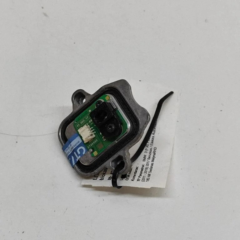 LED gaismas modulis – BMW 3. sērija F30 F35 F31 (2012-2018)