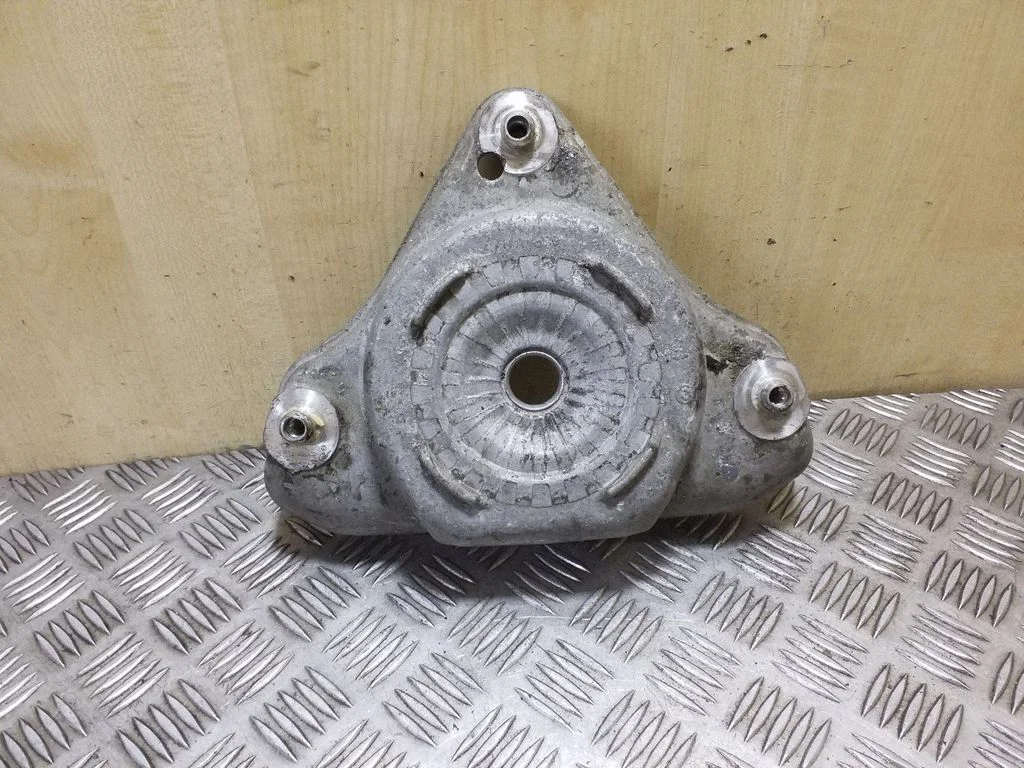 Atsperes balsts (augšējais) – Audi A6 Allroad C5 (1999-2005)