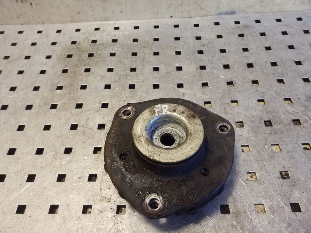 Coil spring mount 6N0412331E