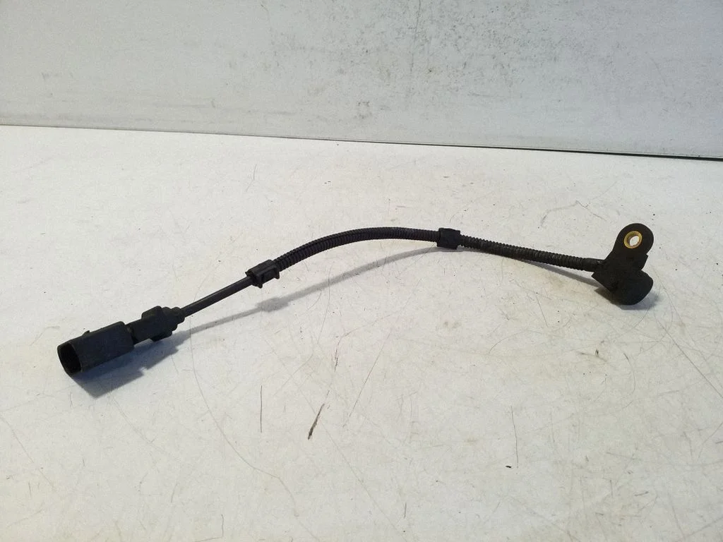 Väntvõlli asendi andur 03L957147A