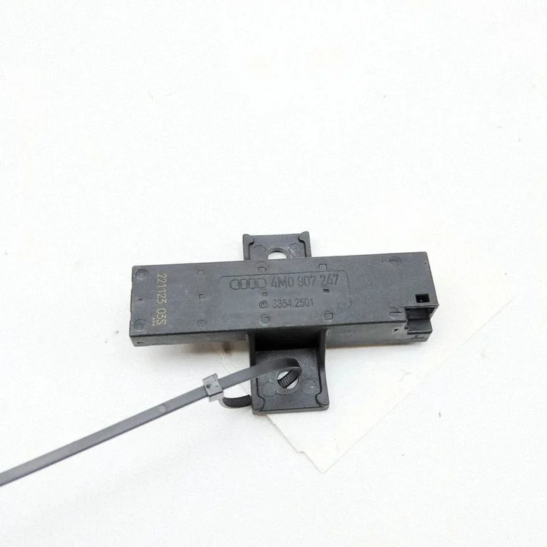 Bezatslēgas sistēmas antena 4M0907247
