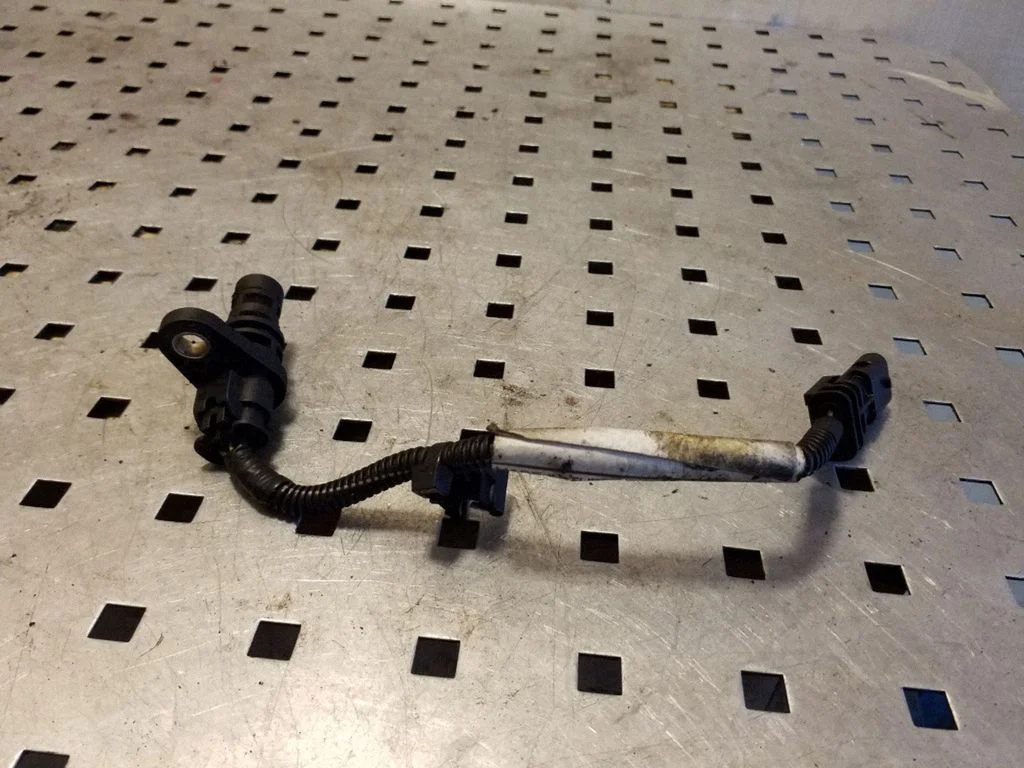 Crankshaft position sensor 31303282