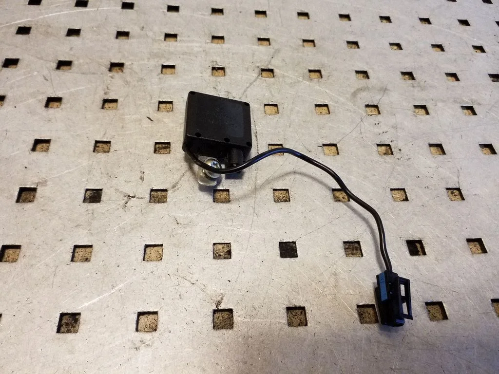 Filtras antenos