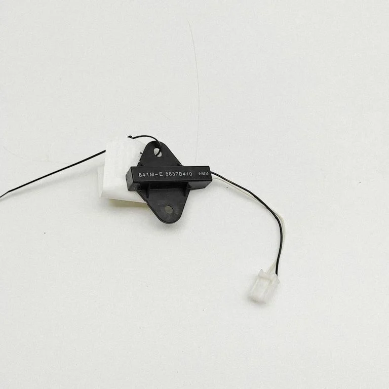 Bezatslēgas sistēmas antena – Mitsubishi L200 (2015-)