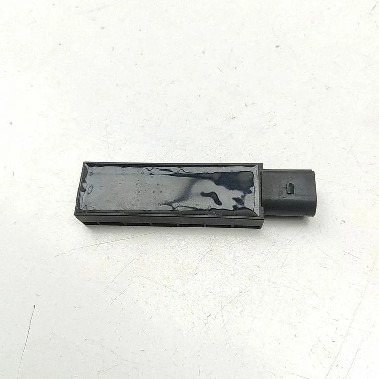 Keyless system antenna 5FA171669