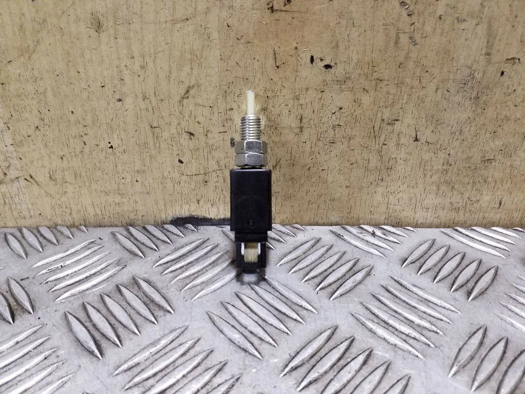 Siduripedaali andur – Subaru Outback (2009-2014)