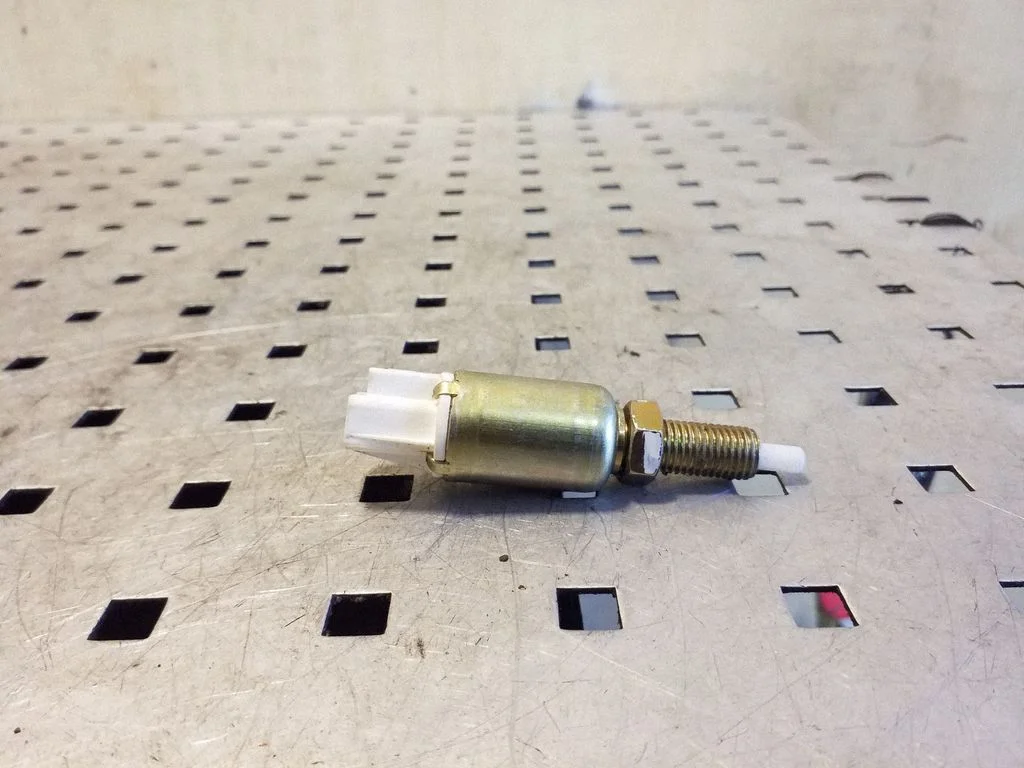 Clutch pedal sensor