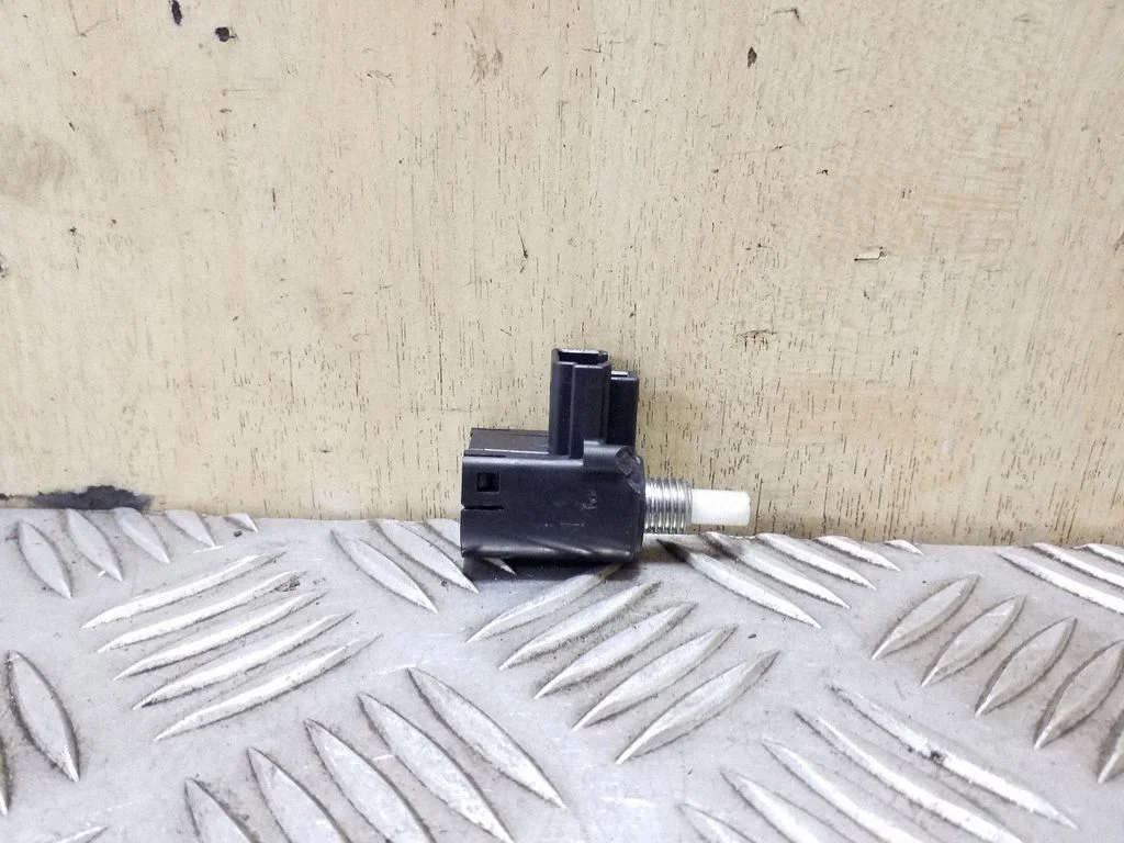 Clutch pedal sensor – Toyota Verso (2009-2018)