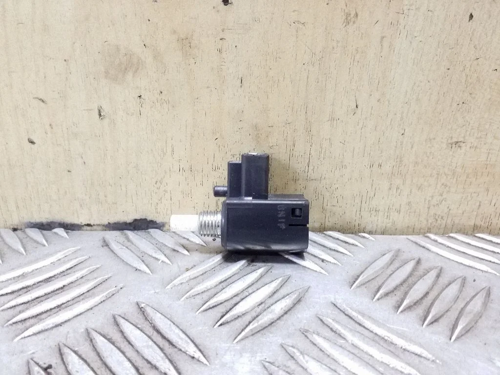 Clutch pedal sensor – Toyota Verso (2009-2018)