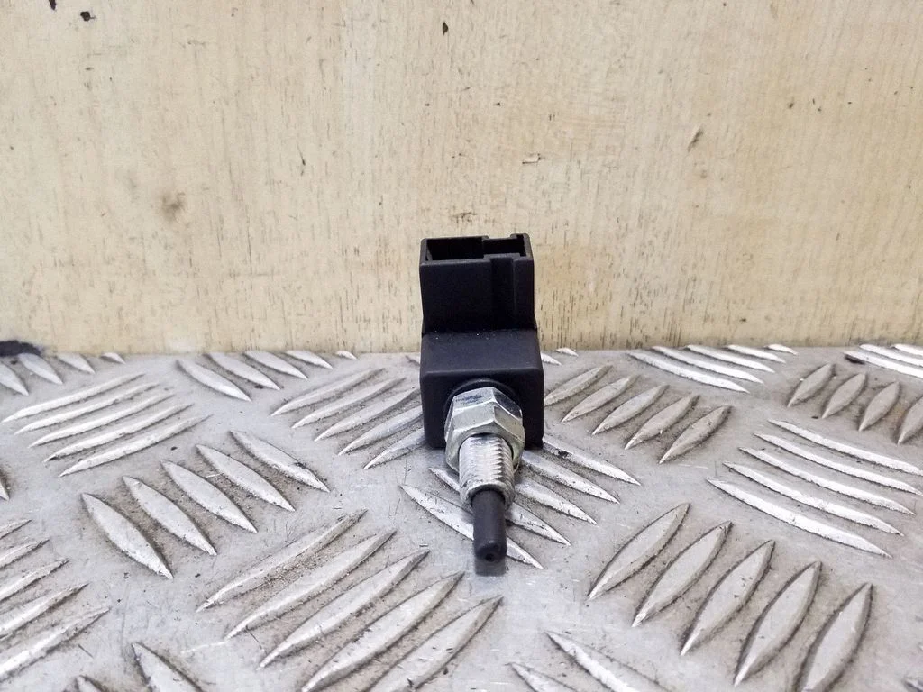 Clutch pedal sensor