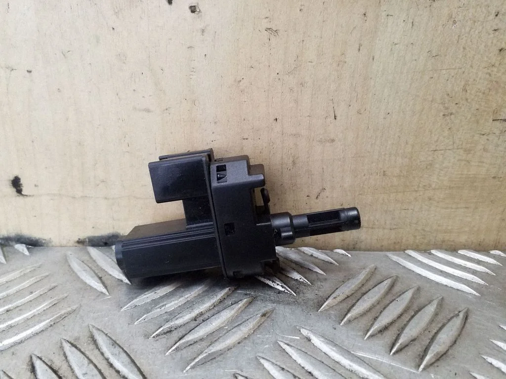 Siduripedaali andur 4M5T7C534AA