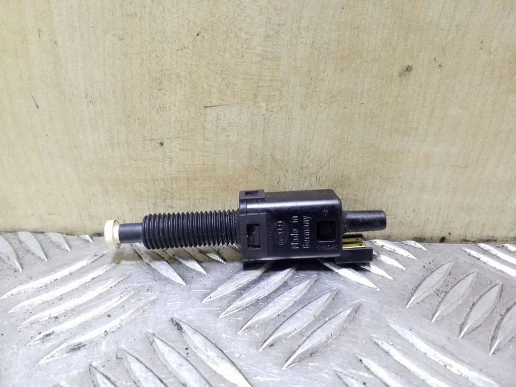Clutch pedal sensor 811907343B