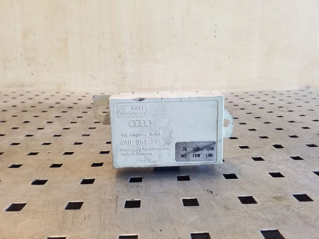 Immobilizer control unit/module 4A0953234