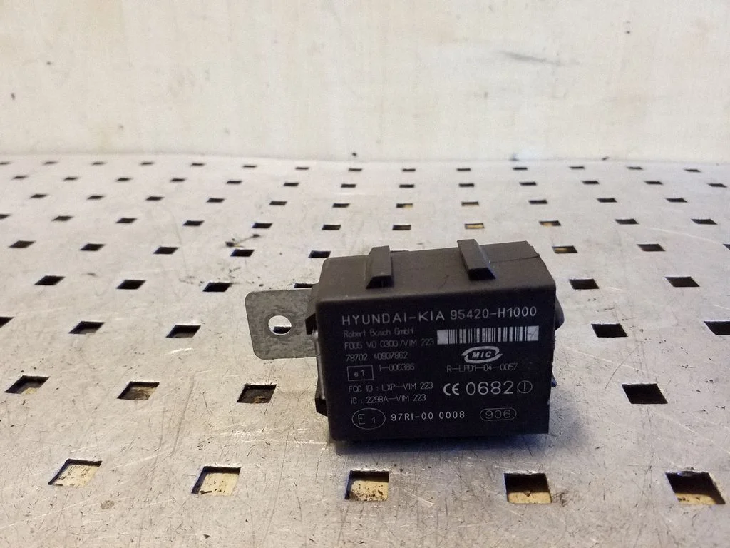 Immobilizer control unit/module 95420H1000