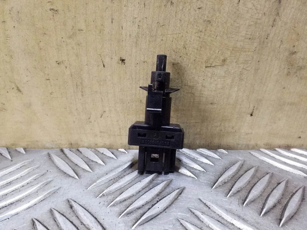 Clutch pedal sensor – Volkswagen Crafter (2006-2016)