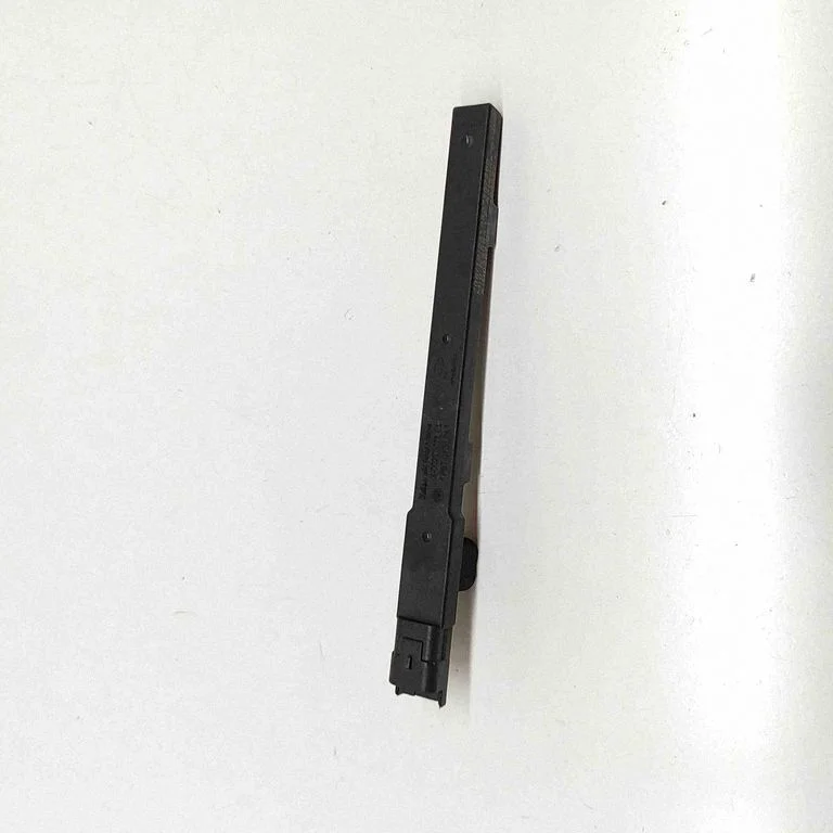 Võtmeta süsteemi antenn – Jeep Avenger (2022-)